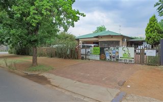 5 Bedroom Simplex in Potchefstroom Central