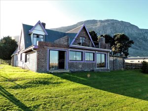 4 Bed House in Bettys Bay
