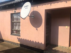 2 Bed House in Etwatwa