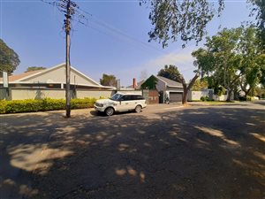 Commercial space in Parktown North