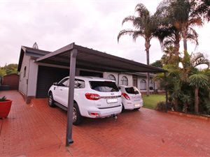 4 Bed House in Dorandia