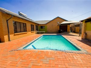 3 Bed House in Mackenzie Park
