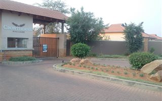 2 Bedroom Apartment in Carlswald North Estate