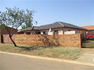 3 Bed House in Nellmapius