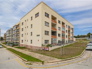 2 Bed Apartment in Humewood