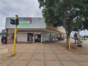 1200 m² Commercial space in Lyttelton Manor