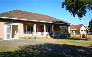 4 Bedroom House in Bellevue