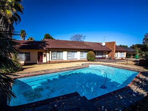 4 Bed House in Brackendowns