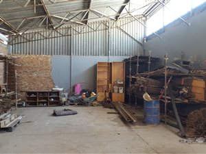 1200 m² Industrial space in Activia Park