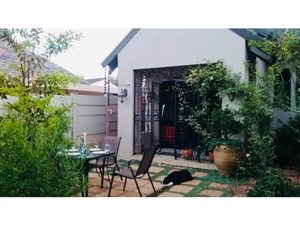 1 Bed Garden Cottage in Emmarentia