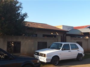 2 Bed House in Moletsane