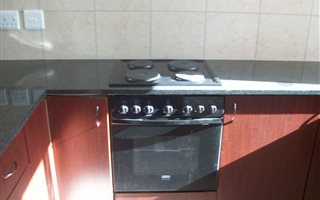 2 Bedroom Apartment in Milnerton Ridge