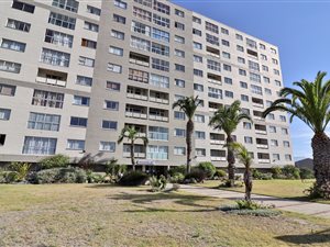 2 Bed Apartment in Bloubergrant