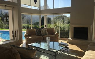 4 Bedroom House in Bishopscourt