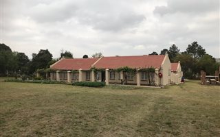 1000 m² Commercial space in Glen Austin
