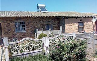 2 Bedroom House in Cloetesville