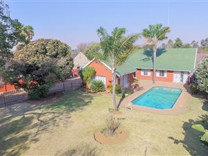 3 Bed House in Van Riebeeck Park
