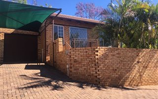 2 Bedroom House in Safari Gardens