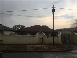 3 Bed House in Bezuidenhout Valley
