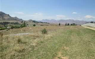 3011 m² Land available in Clarens