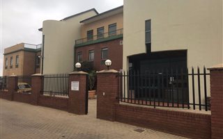 133 m² Commercial space in Gateway Industrial Park