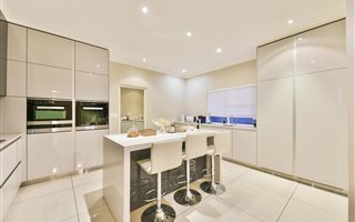 4 Bedroom House in Dainfern Valley