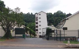 2 Bedroom Duplex in Clarendon