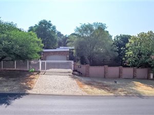 3 Bed House in Glenvista