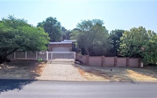 3 Bedroom House in Glenvista
