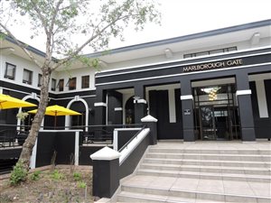 454 m² Commercial space in Hyde Park