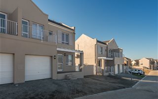 2 Bedroom Duplex in Protea Heights