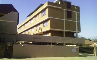 2 Bedroom Townhouse in Potchefstroom Central