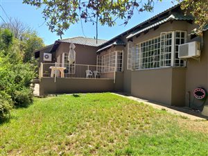 3 Bed House in Pentagon Park