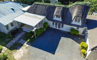 7 Bedroom House in Vincent
