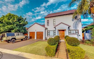 4 Bedroom House in Eldoraigne