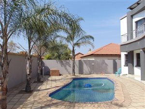 5 Bed House in Greenstone Hill