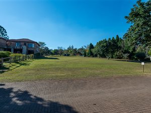1487 m² Land available in White River Country Estate