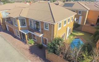 3 Bedroom Cluster in Newmarket Park