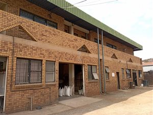 672 m² Commercial space in Pretoria North