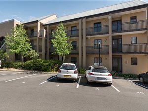 2 Bed Apartment in Klein Welgevonden