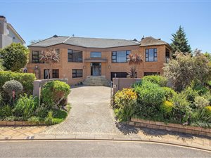4 Bed House in Aurora