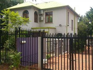 300 m² Commercial space in Hatfield