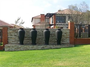 2 Bed Apartment in Modderfontein