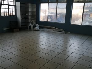 300 m² Commercial space in Sunford