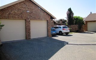 2 Bedroom Townhouse in Elarduspark