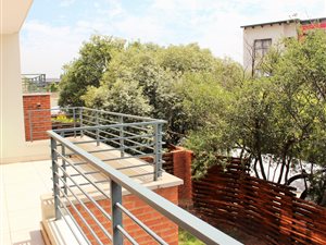 2 Bed Apartment in Dainfern
