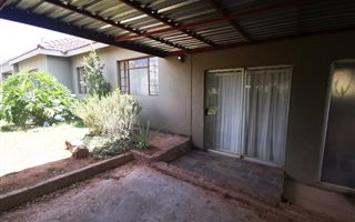 2 Bedroom Garden Cottage in Horison