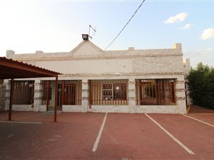 991 m² Commercial space in Vereeniging Central