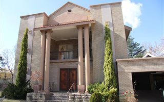 5 Bedroom House in Panorama