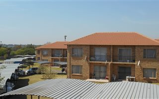 2 Bedroom Townhouse in Ravensklip